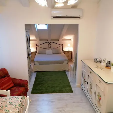 Tana Bianca Trieste